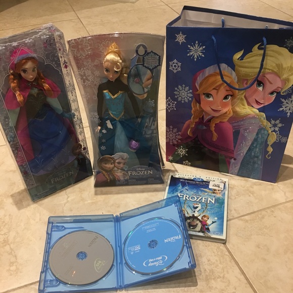 Disney Frozen Dolls and Movie Set - Picture 1 of 4